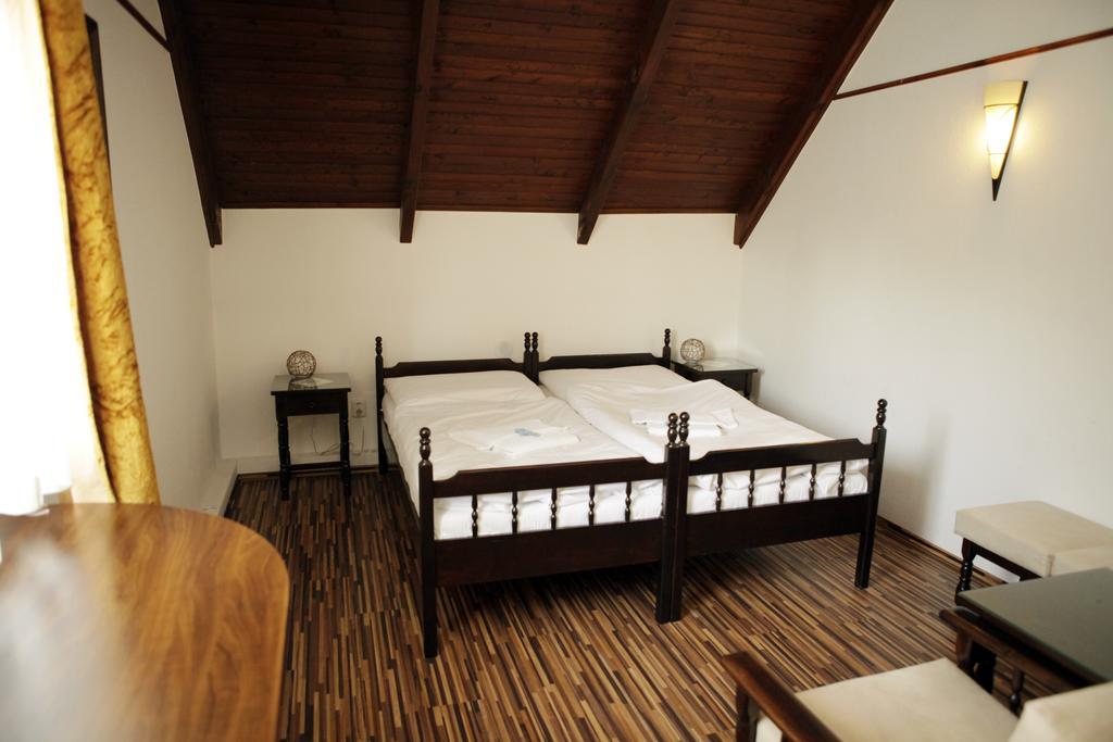 Motel M Malacky Habitación foto